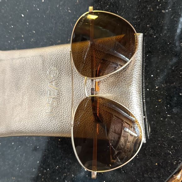 I-Sea Sunglasses, Wide Aviators, Amber Lens, Gold Tone Frames, “Charlie” - Picture 5 of 7